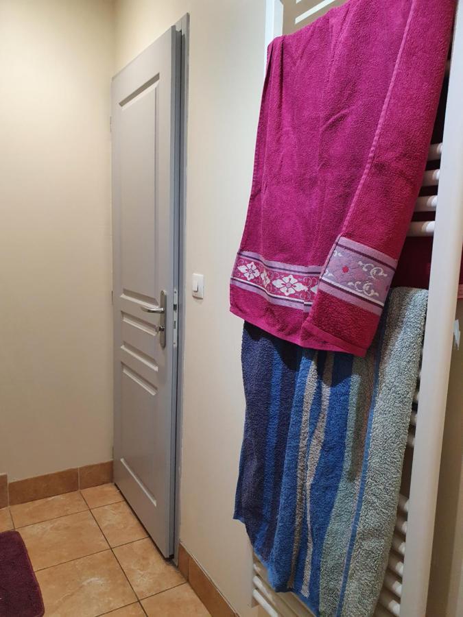 Appart A Climatise Sur Coursan Kültér fotó